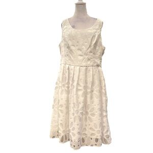 HEIDI WEISEL SZ 16 lined white with white lace overlay sleeveless fit & flare